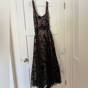 Elegant Black Floral Lace Dress Size 16